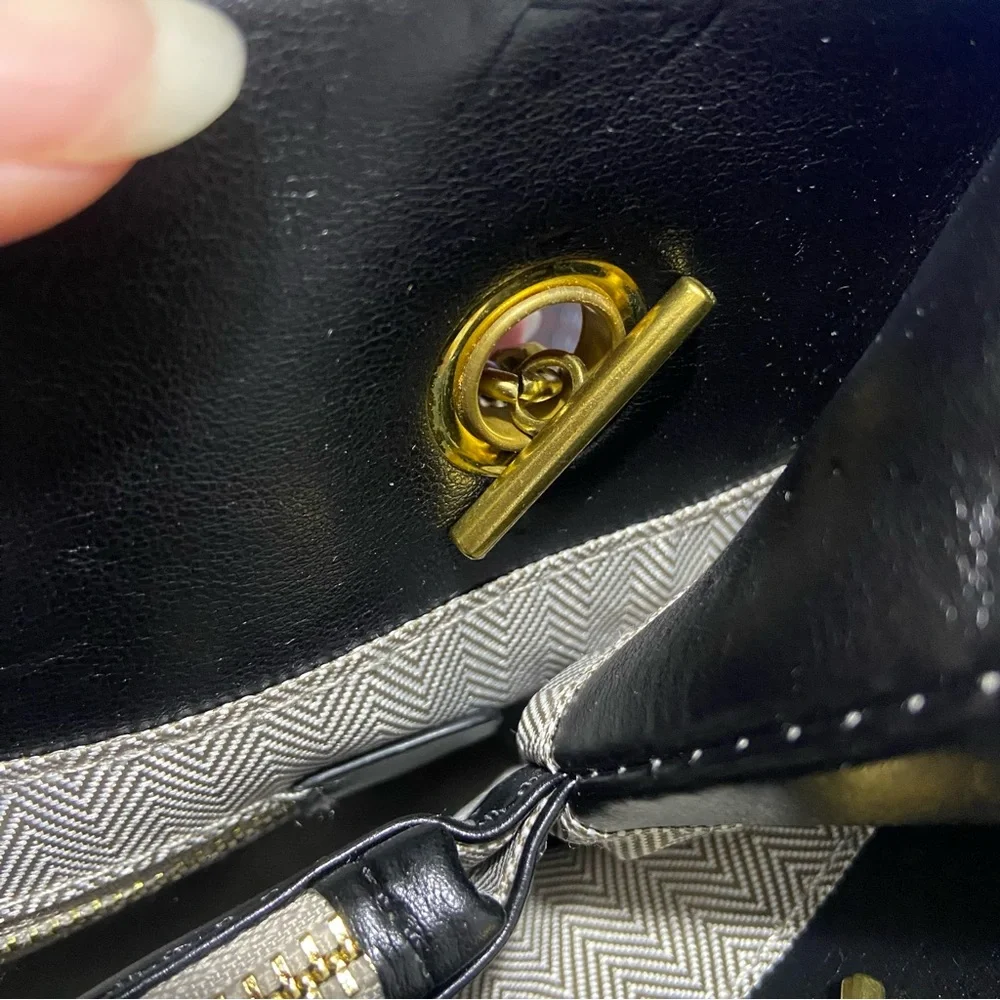 Tory Burch Kira Chevron Tote Black - Picture 9 of 11